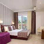 Electra 4*