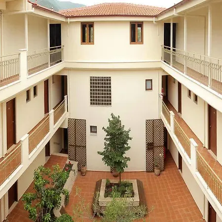 Electra Hotel 4*